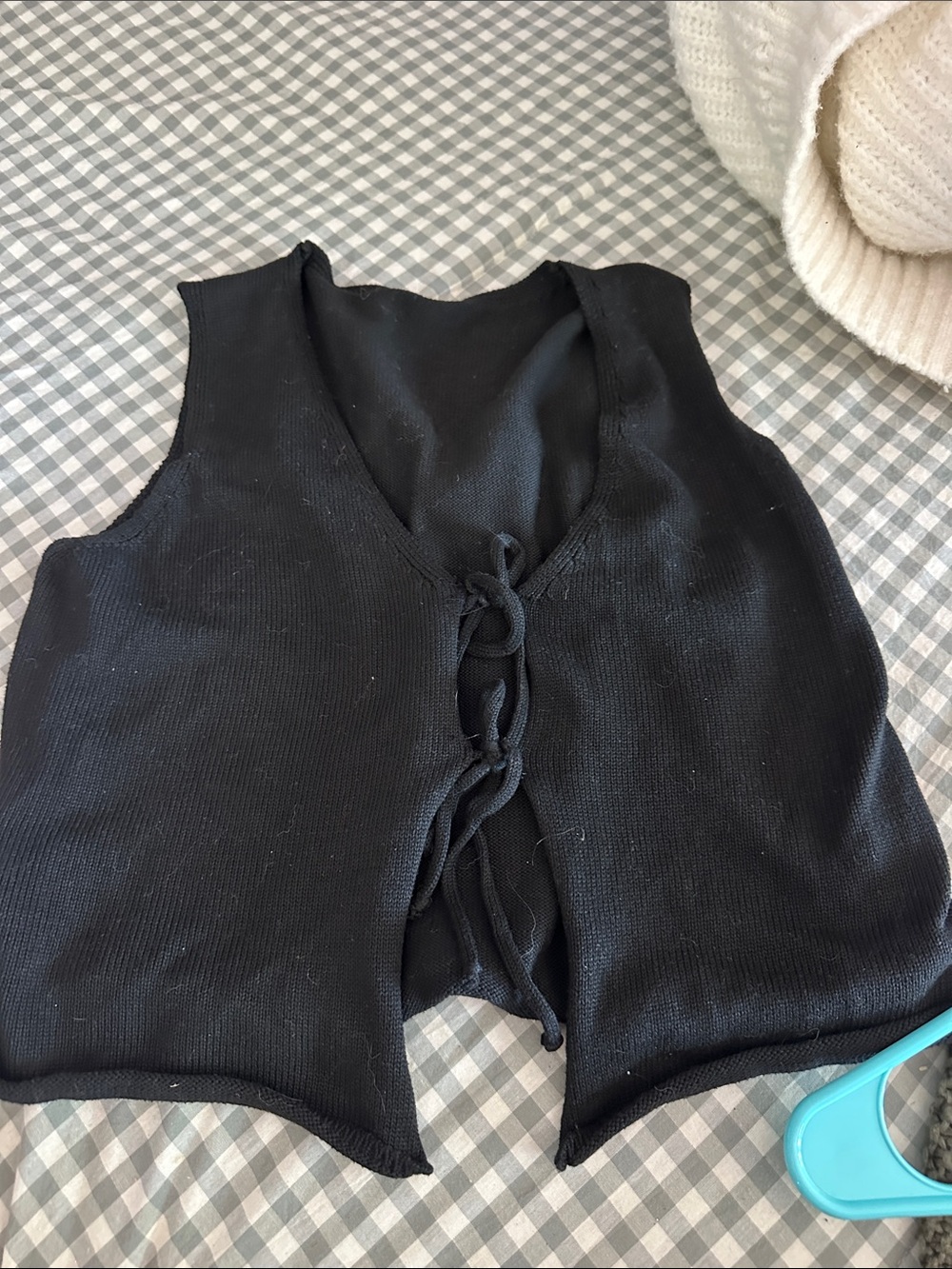 SHEIN Black Knit Lace-Up V-Neck Crop Tank